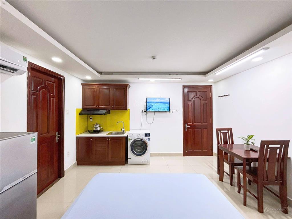 Phòng full nội thất cao cấp cửa sổ lớn thoáng mát ở lưu nhân chú tân bình gần sân bay tân sơn nhất