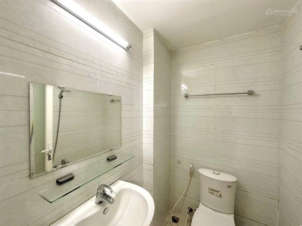 Phòng full nội thất xịn sò mới 100% ngay tân thuận tây gần đại học nguyên tất thành