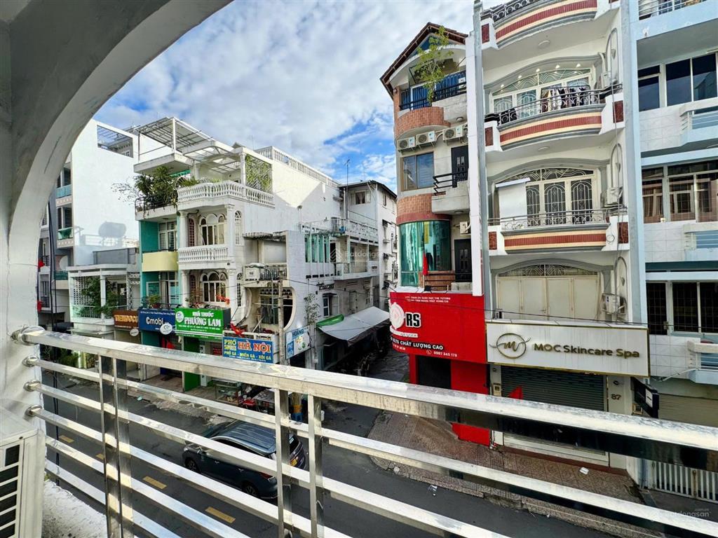 Căn hộ cửa sổ bancon full nội thất tại trần minh quyền đối diện việt nam quốc tự & nhà hát hòa bình