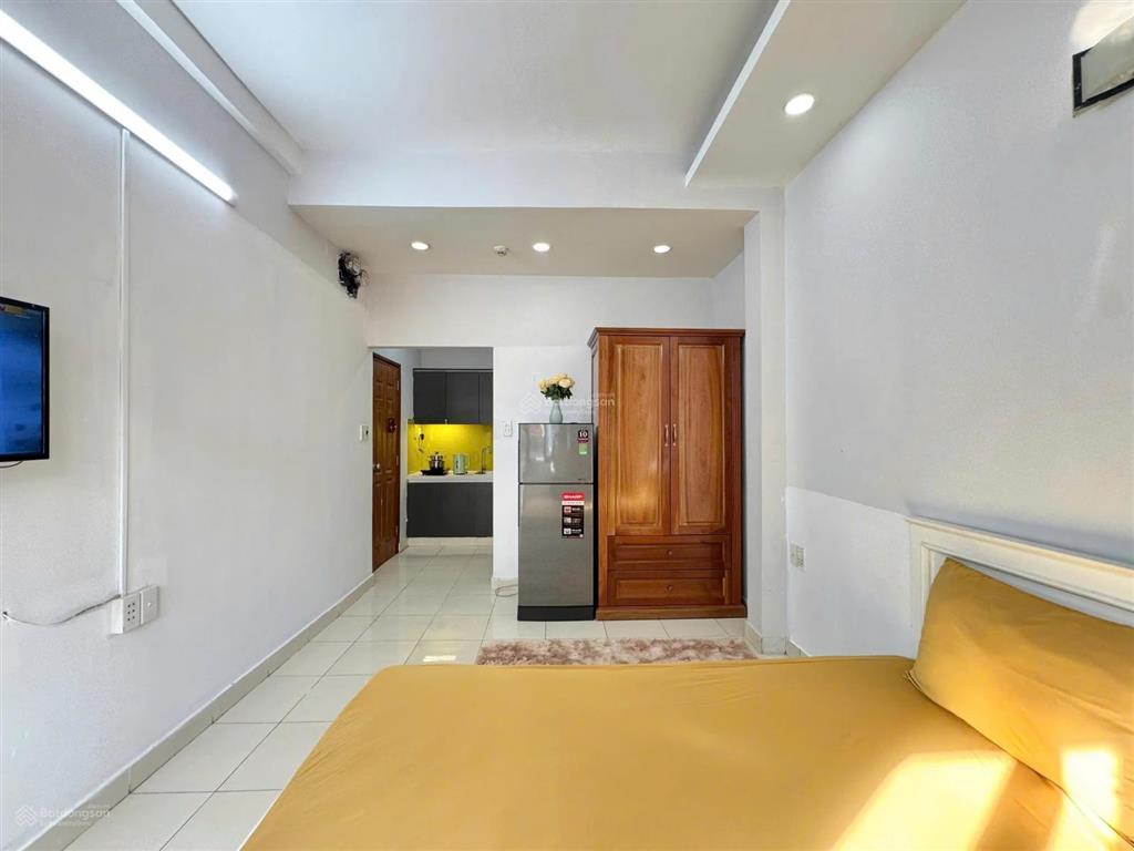 Căn hộ cửa sổ bancon full nội thất tại trần minh quyền đối diện việt nam quốc tự & nhà hát hòa bình