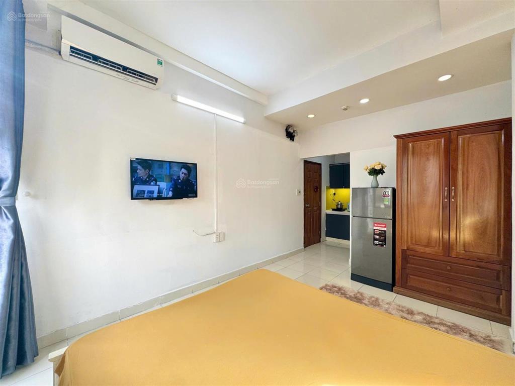Căn hộ cửa sổ bancon full nội thất tại trần minh quyền đối diện việt nam quốc tự & nhà hát hòa bình