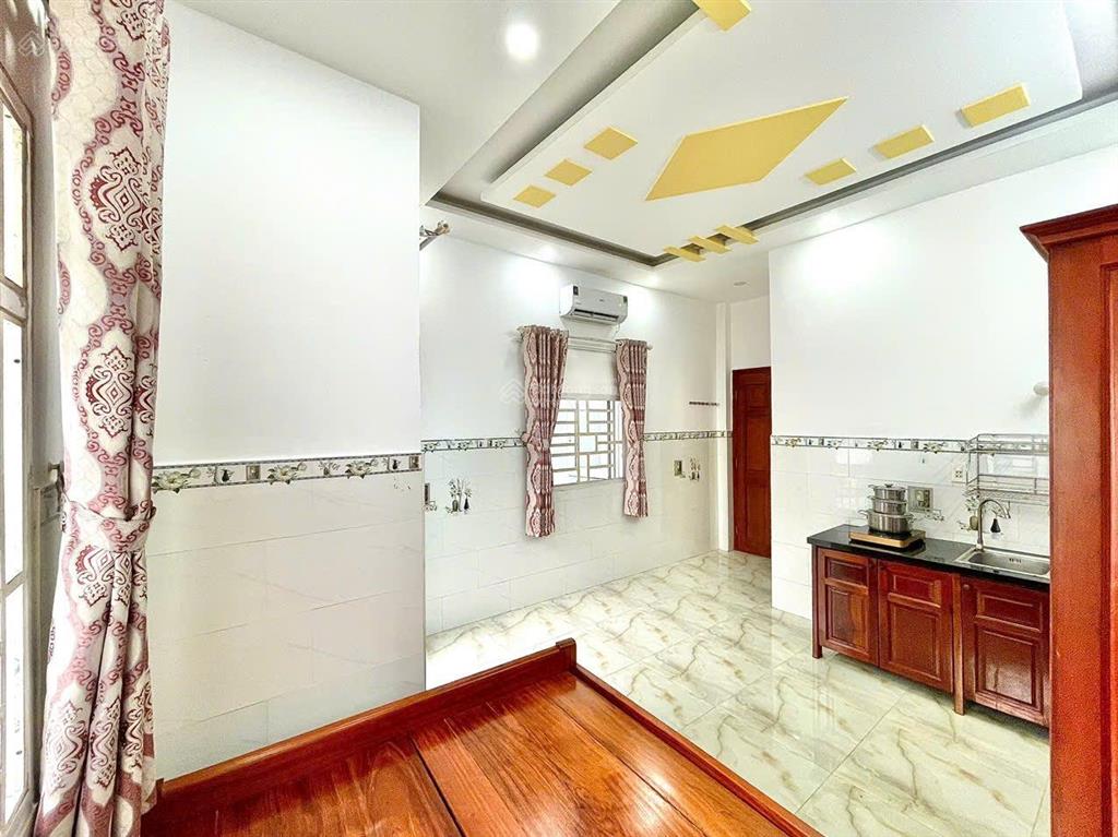 Studio ban công full nội thất tại nguyễn thái sơn gần đại học công nghiệp tp.hcm (iuh)