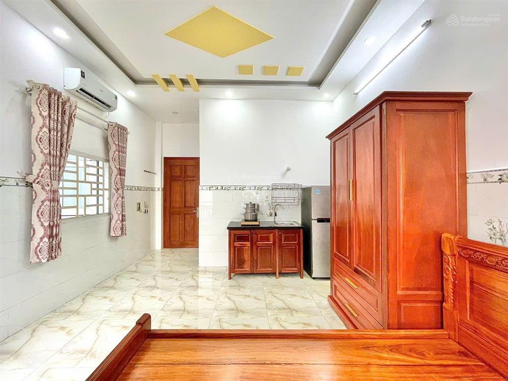 Studio ban công full nội thất tại nguyễn thái sơn gần đại học công nghiệp tp.hcm (iuh)