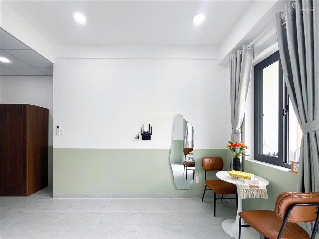 Studio ban công  tách bếp  full nội thất  gần mai chí thọ, khu sala