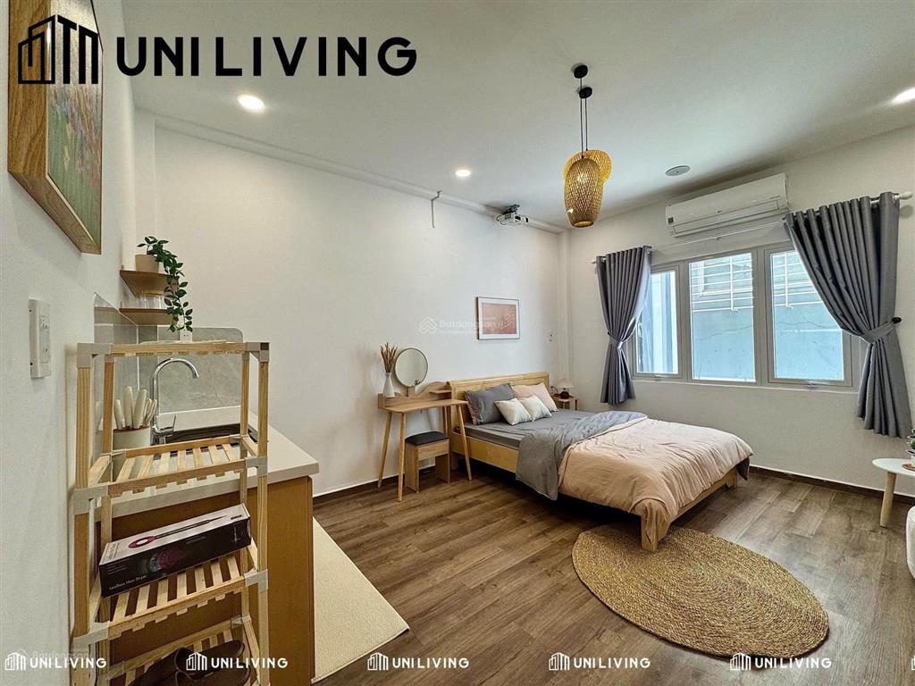 Ngay bờ kè hoàng sa, trường sa  hơn 5 phút vào trung tâm thành phố  studio mới, full nội thất đẹp