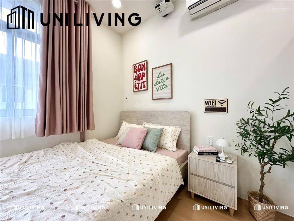 Ngay bờ kè hoàng sa, trường sa  hơn 5 phút vào trung tâm thành phố  studio mới, full nội thất đẹp