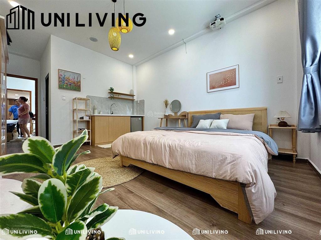 Ngay bờ kè hoàng sa, trường sa  hơn 5 phút vào trung tâm thành phố  studio mới, full nội thất đẹp