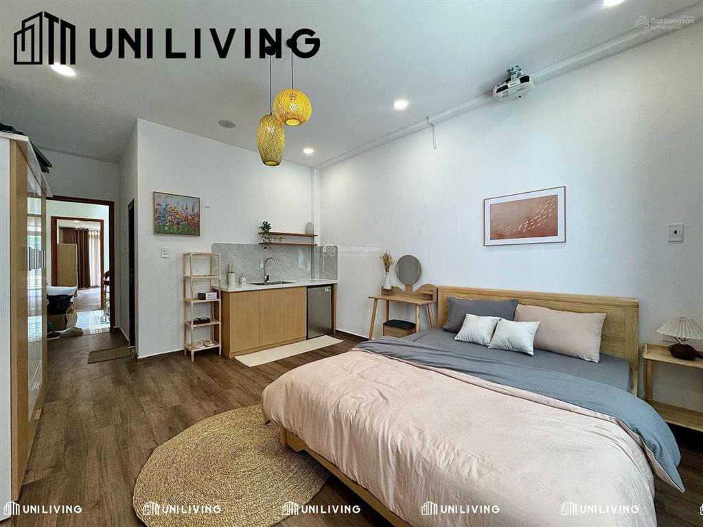 Ngay bờ kè hoàng sa, trường sa  hơn 5 phút vào trung tâm thành phố  studio mới, full nội thất đẹp