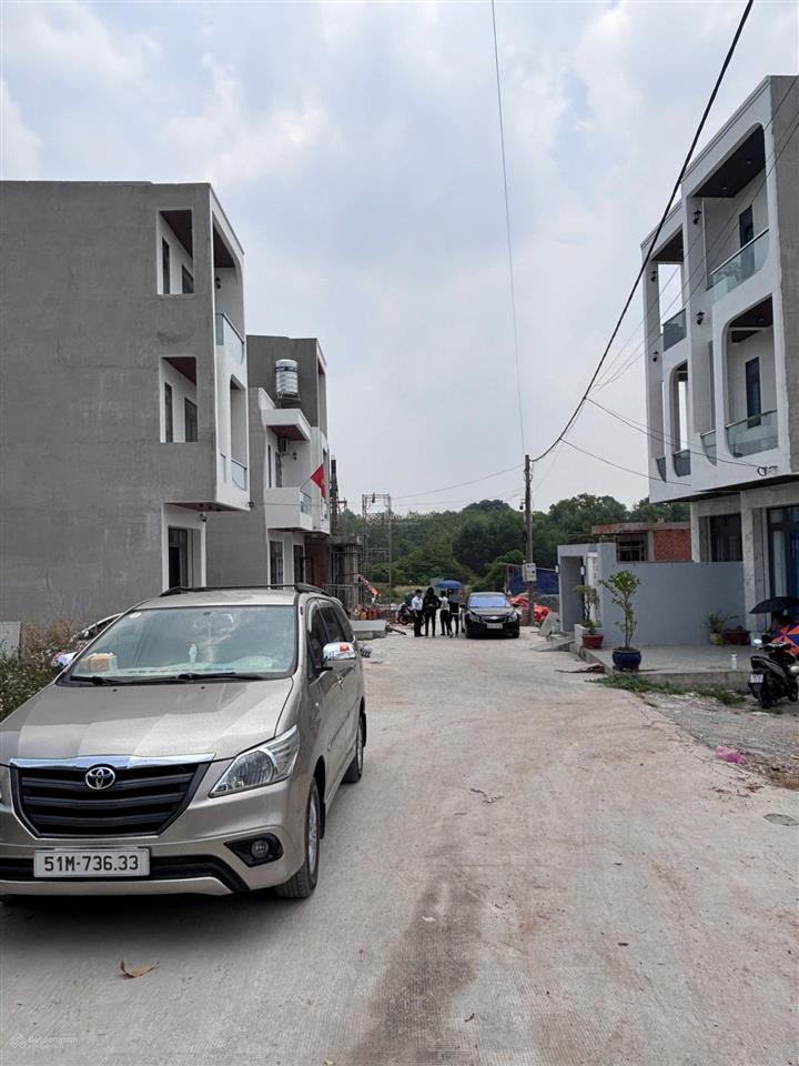 Nhà tương bình hiệp 1 lầu full nội thất đường xe hơi  sẵn sổ công chứng liền