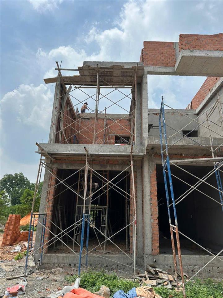 Bán nhà tương bình hiệp  thủ dầu một 120m2 1 trệt 1 lầu giá chỉ 2,6 tỷ