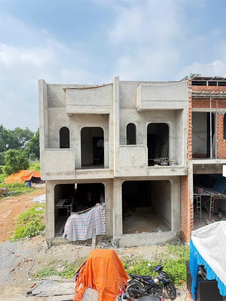 Nhà mới xây 120m2 tại thủ dầu một  1 trệt 1 lầu, thiết kế sang trọng, sổ riêng