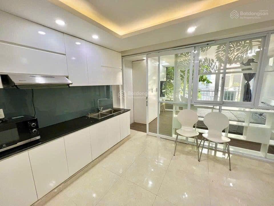 Cho thuê căn studio tách bếp ngay lê quang định full nội thất