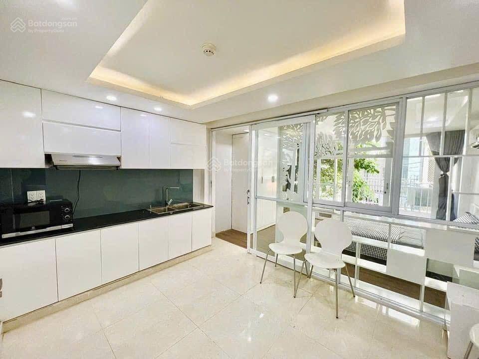 Cho thuê căn studio tách bếp ngay lê quang định full nội thất