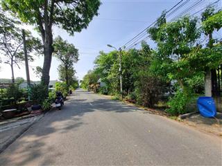 Mặt tiền nhựa kinh doanh phước hiệpcủ chi ( ngang 8 dài 25) thổ cư hết đất giá 1,5 tỷ thương lượng