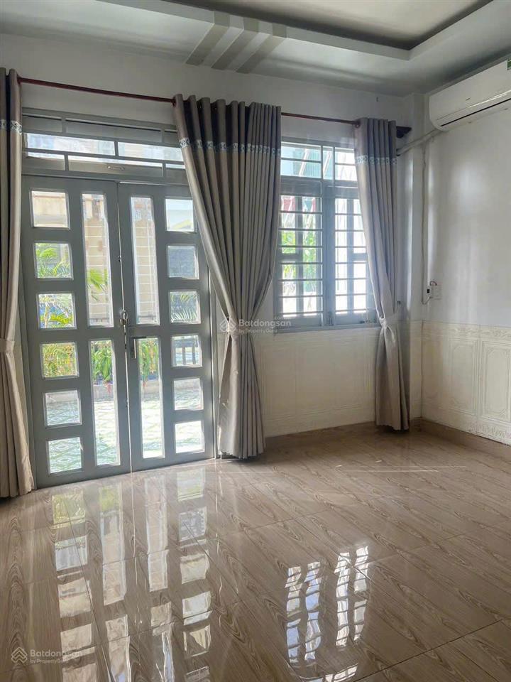 Bán nhà hẻm 5m lâm thị hố q12, 4x15m, 3 tầng, giá 5.75 tỷ