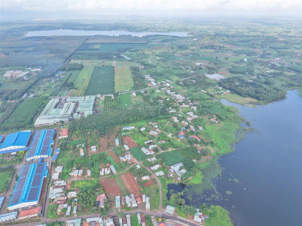Lô  2mt đt 765, đất đỏ, hcm. ngay kdc, kcn  nút giao ct long thành hồ tràm ~3km