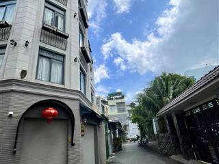 Siêu phẩm, không có căn thứ hai