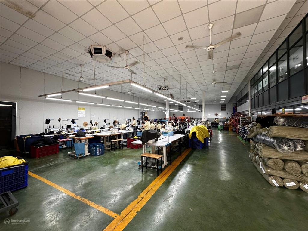 Cần bán đất full thổ cư mt ngang 25m, dt 825m2, giá 30tỷ, đang cho thuê 60tr/tháng