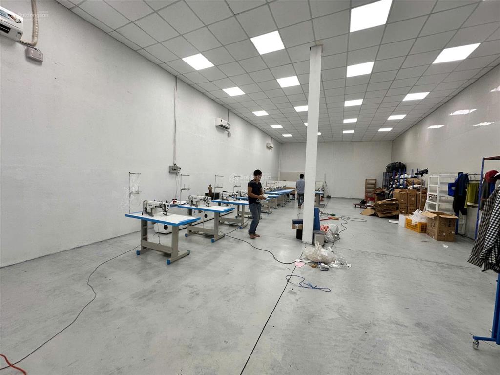 Cần bán đất full thổ cư mt ngang 25m, dt 825m2, giá 30tỷ, đang cho thuê 60tr/tháng