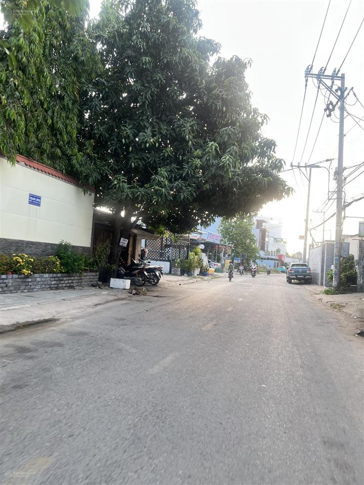 Bán đất full thổ cư, mặt tiền, ngang 24m, dt 825m2, giá 29,5tỷ, đang cho thuê 55tr/tháng