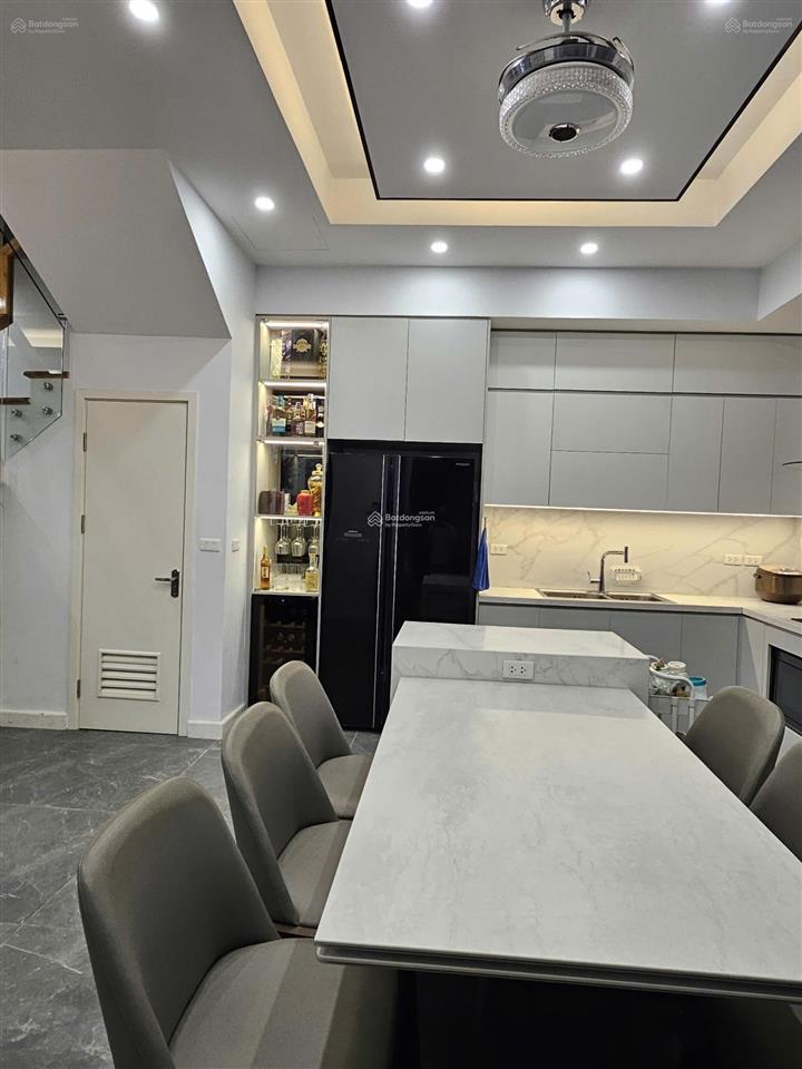 Cực hiếm bán nhà mặt đường hoàng hoa thám, ba đình, hà nội, ở hoặc kinh doanh, cho thuê cực tốt