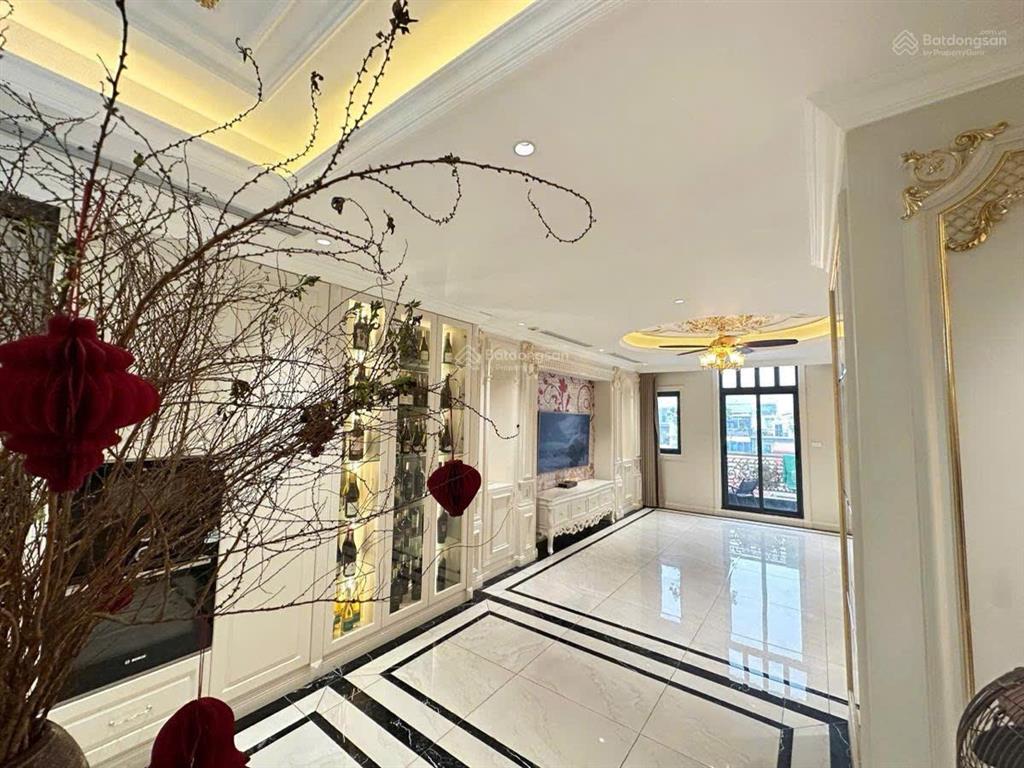 Bán nhà rẻ hơn thị trường 20% dt 65 m2 dịch vọng cầu giấy hn đường thông ô tô đỗ cách nhà 10m.