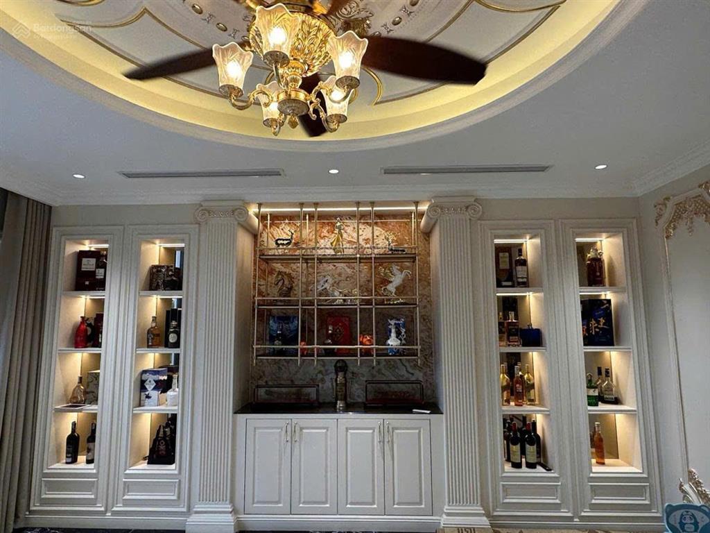 Bán nhà rẻ hơn thị trường 20% dt 65 m2 dịch vọng cầu giấy hn đường thông ô tô đỗ cách nhà 10m.