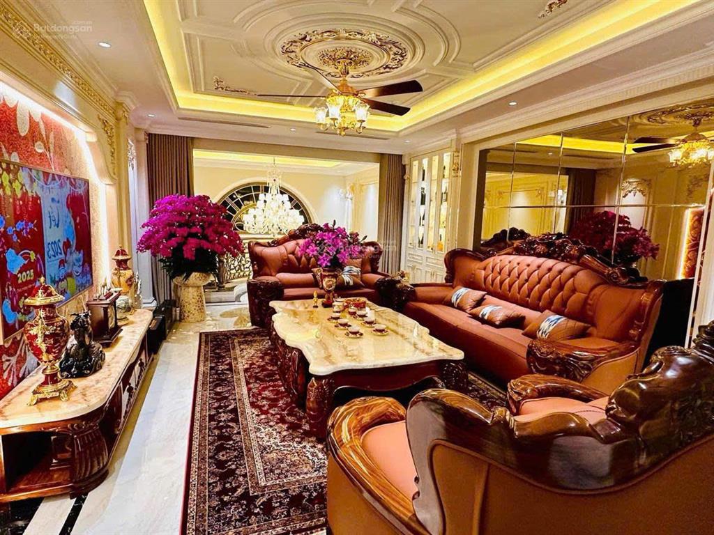 Bán nhà rẻ hơn thị trường 20% dt 65 m2 dịch vọng cầu giấy hn đường thông ô tô đỗ cách nhà 10m.