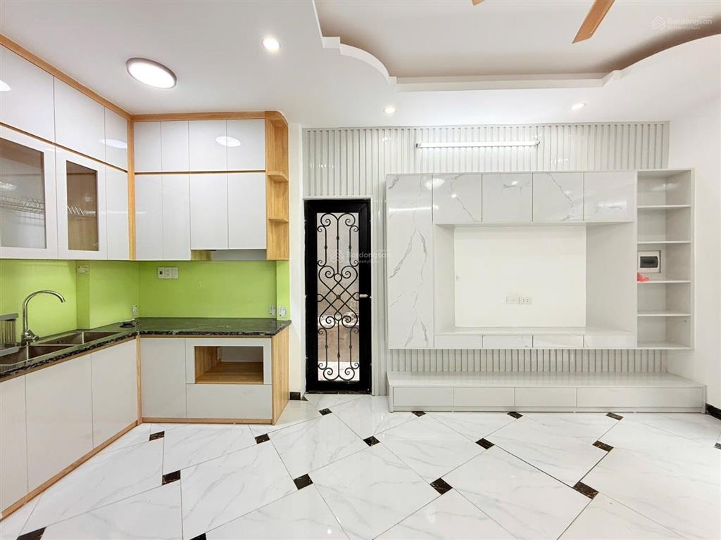 Bán nhà 5 tầng mặt phố thụy khuê diện tích 50m2 mặt tiền 4m, thửa đất vuông văn lô góc giá 22 tỷ.