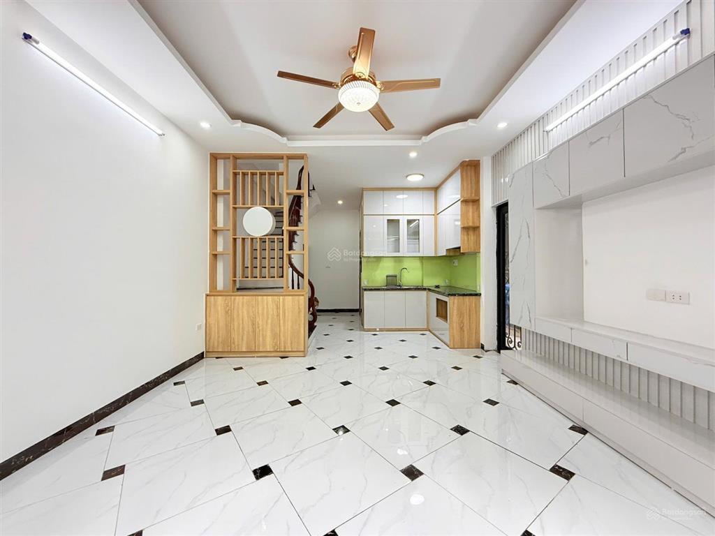 Bán nhà 5 tầng mặt phố thụy khuê diện tích 50m2 mặt tiền 4m, thửa đất vuông văn lô góc giá 22 tỷ.