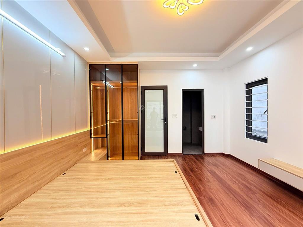 Bán nhà 5 tầng mặt phố thụy khuê diện tích 50m2 mặt tiền 4m, thửa đất vuông văn lô góc giá 22 tỷ.