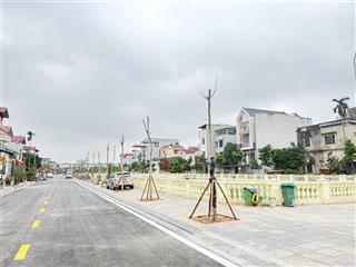 Kinh doanh view hồ điều hoà thoáng mát  2 mặt đường trước sau oto tránh  tặng đất thừa 50m2