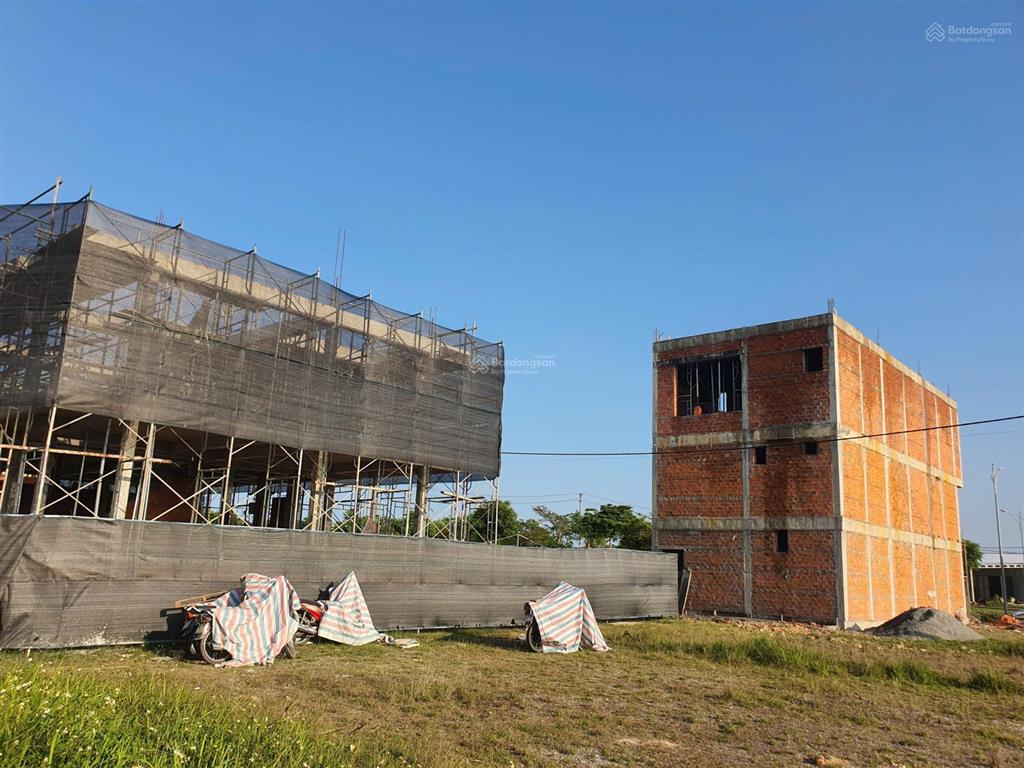 Trong bán kính 10km từ trung tâm quảng ngãi. đầu tư đất nền vsip đón hướng dòng tiền về đây.