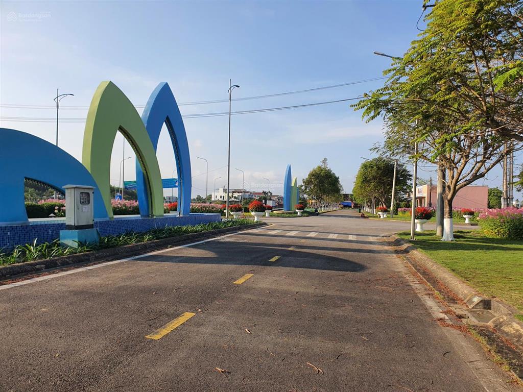 Trong bán kính 10km từ trung tâm quảng ngãi. đầu tư đất nền vsip đón hướng dòng tiền về đây.