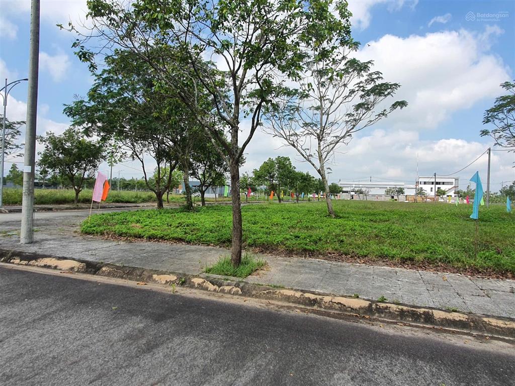 Trong bán kính 10km từ trung tâm quảng ngãi. đầu tư đất nền vsip đón hướng dòng tiền về đây.