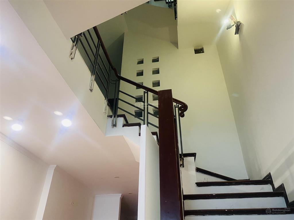 Cho thuê nhà mặt phố 2 tầng 120m2 khu phố văn phòng duy tân