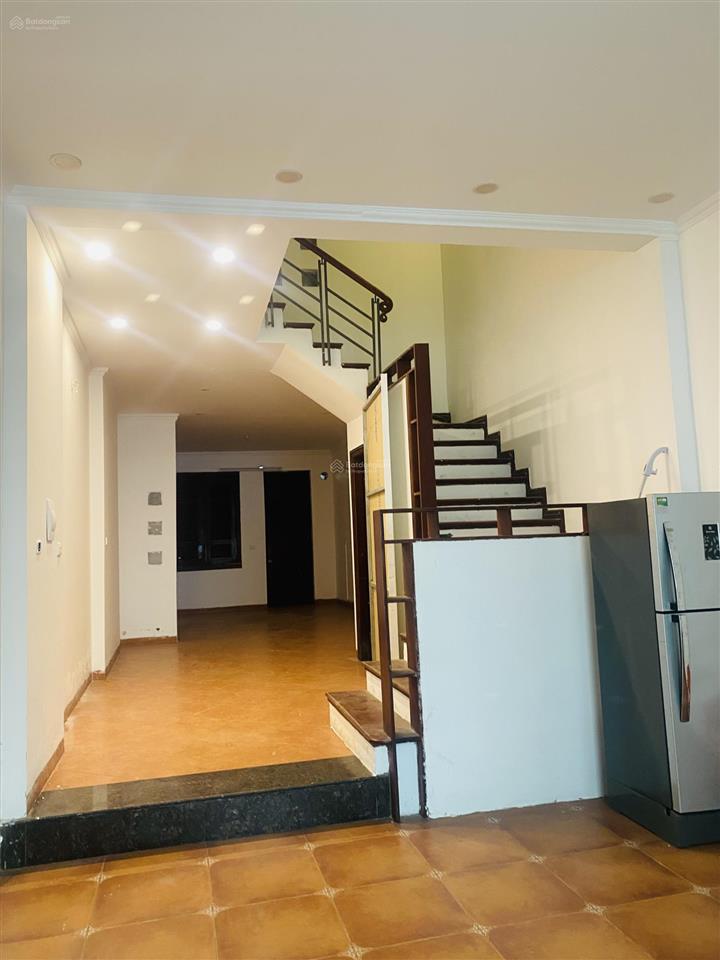 Cho thuê nhà mặt phố 2 tầng 120m2 khu phố văn phòng duy tân