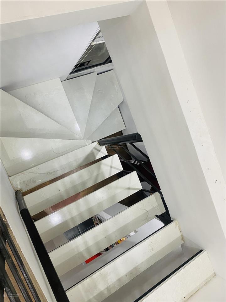 Chủ ngộp giảm sâu bán rẻ căn penthouse 2 tầng 95m2  3pn 2wc tập thể quân đội 120 hoàng quốc việt