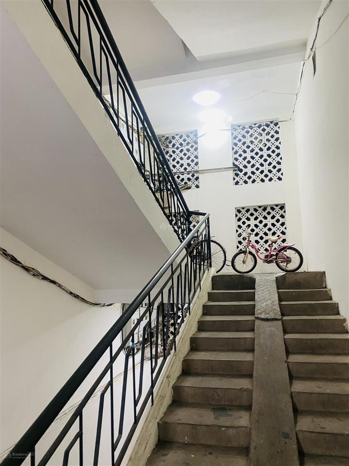 Chủ ngộp giảm sâu bán rẻ căn penthouse 2 tầng 95m2  3pn 2wc tập thể quân đội 120 hoàng quốc việt