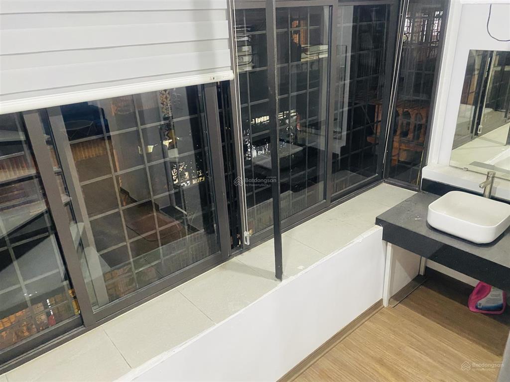 Chủ ngộp giảm sâu bán rẻ căn penthouse 2 tầng 95m2  3pn 2wc tập thể quân đội 120 hoàng quốc việt