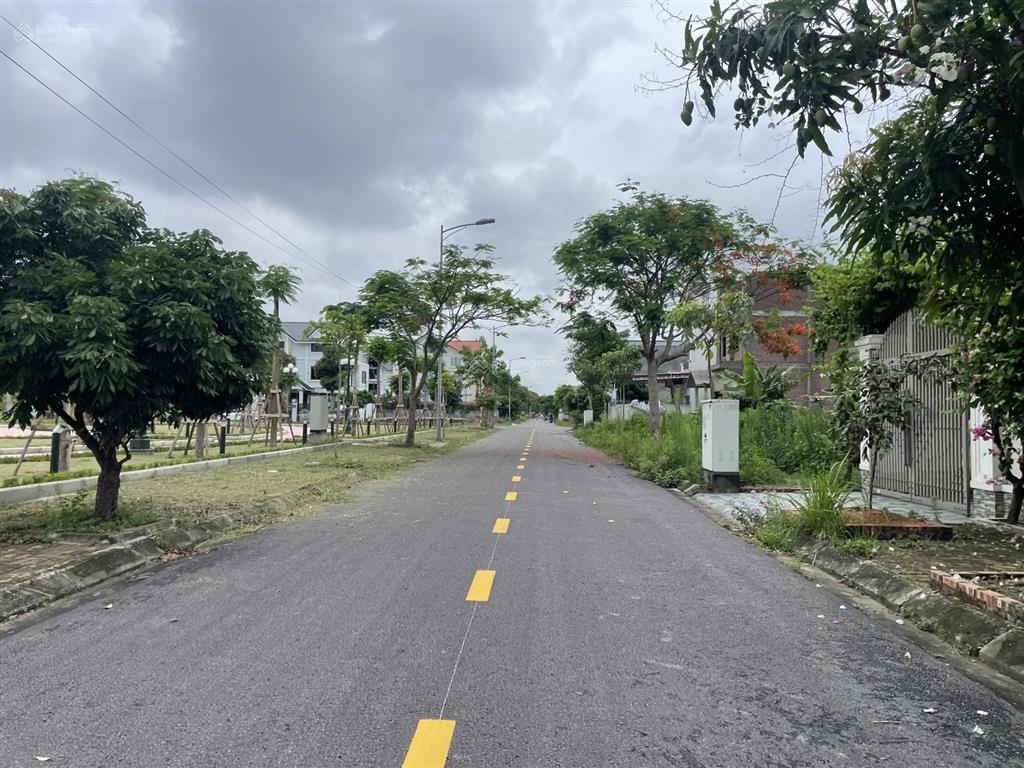 Chuyển nhượng lô đất biệt thự anh dũng 7 diện tích 180m. đường rộng 12m cả vỉa hè. giá 2xtr/m2