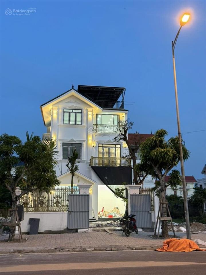 Bán căn biệt thự song lập anh dũng 7  hưng đạo!
vị trí mặt đường 25m nối cầu rào 3