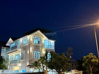 Bán căn biệt thự song lập anh dũng 7  hưng đạo!
vị trí mặt đường 25m nối cầu rào 3