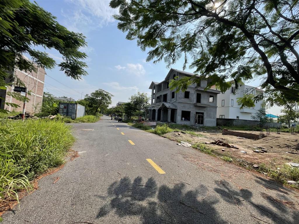 Chuyển nhượng lô góc 200m2 đất nền anh dũng 7  hưng đạo. vị trí đẹp  giá tốt!