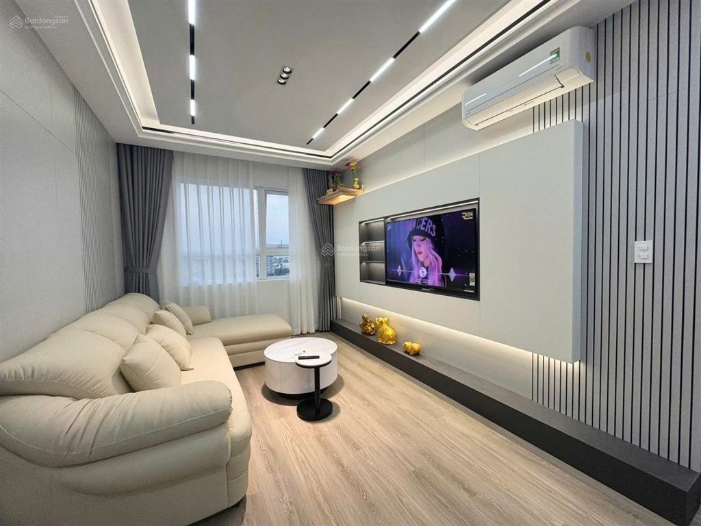 Bán gấp căn hộ chung cư icon 56, q4, dt 79,47m2, 2pn2wc, giá 2 tỷ 150, nội thất đẹp, shr