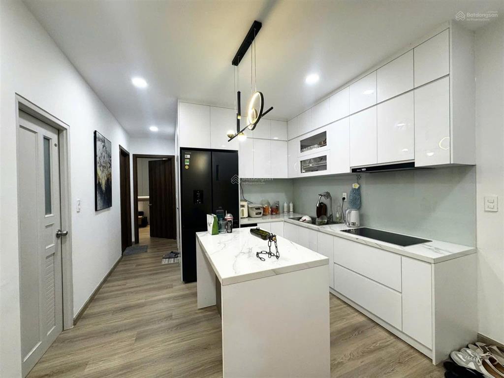 Bán gấp căn hộ chung cư icon 56, q4, dt 79,47m2, 2pn2wc, giá 2 tỷ 150, nội thất đẹp, shr