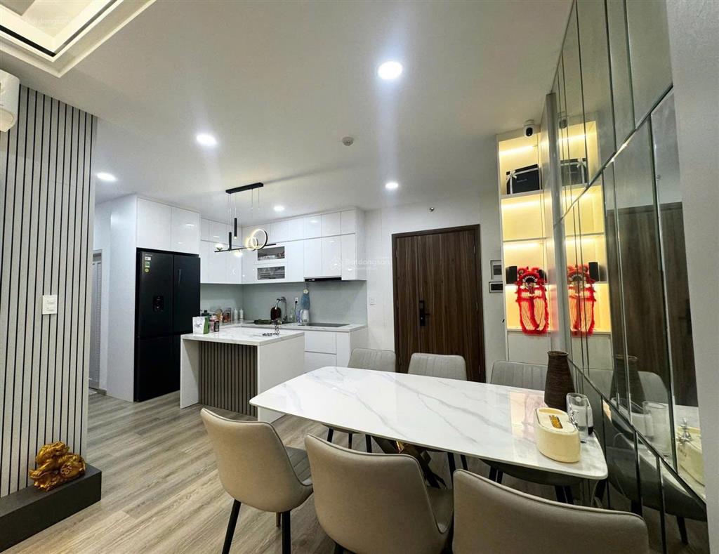 Bán gấp căn hộ chung cư icon 56, q4, dt 79,47m2, 2pn2wc, giá 2 tỷ 150, nội thất đẹp, shr