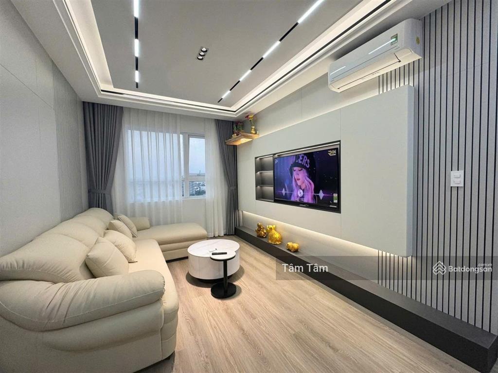 Bán gấp căn hộ chung cư icon 56, q4, dt 79,47m2, 2pn2wc, giá 6 tỷ 900, nội thất đẹp, shr