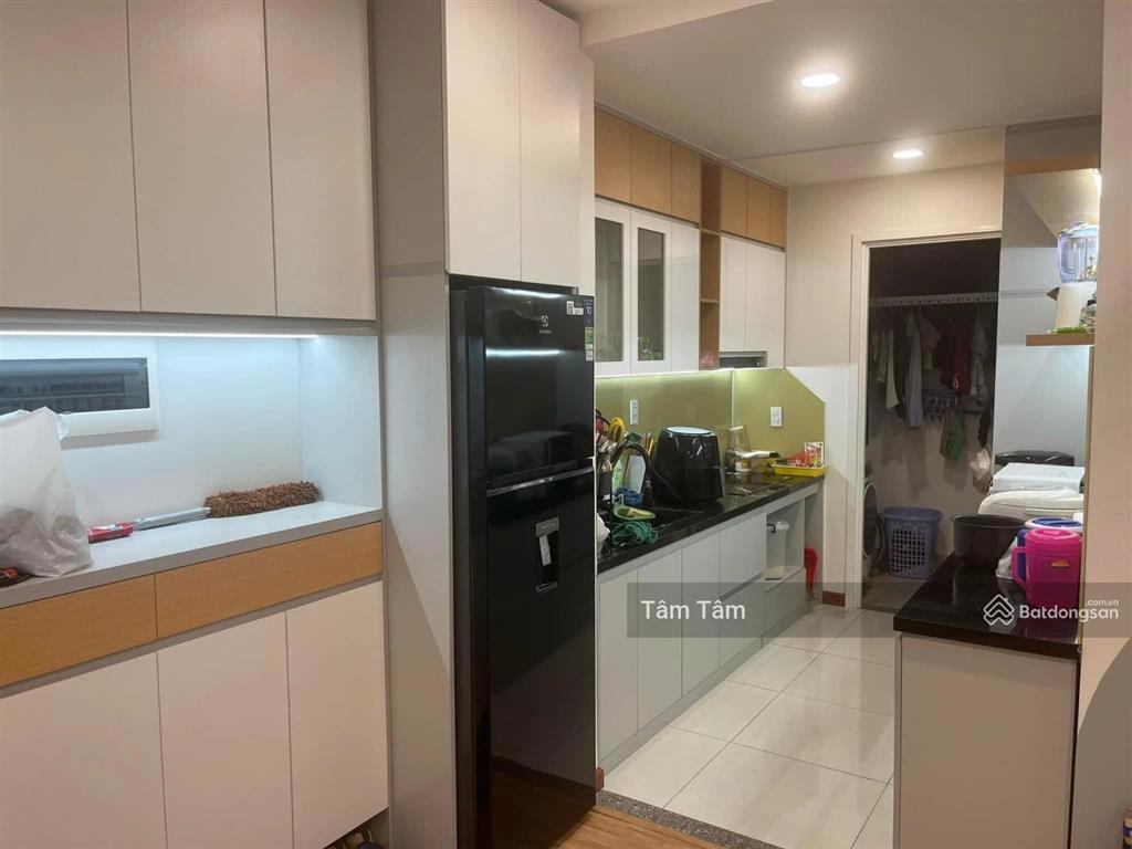 Cần bán gấp, giá cực mềm cc sacomreal, q. tân phú, dt 87m², 2pn 2wc, nội thất xịn, shr