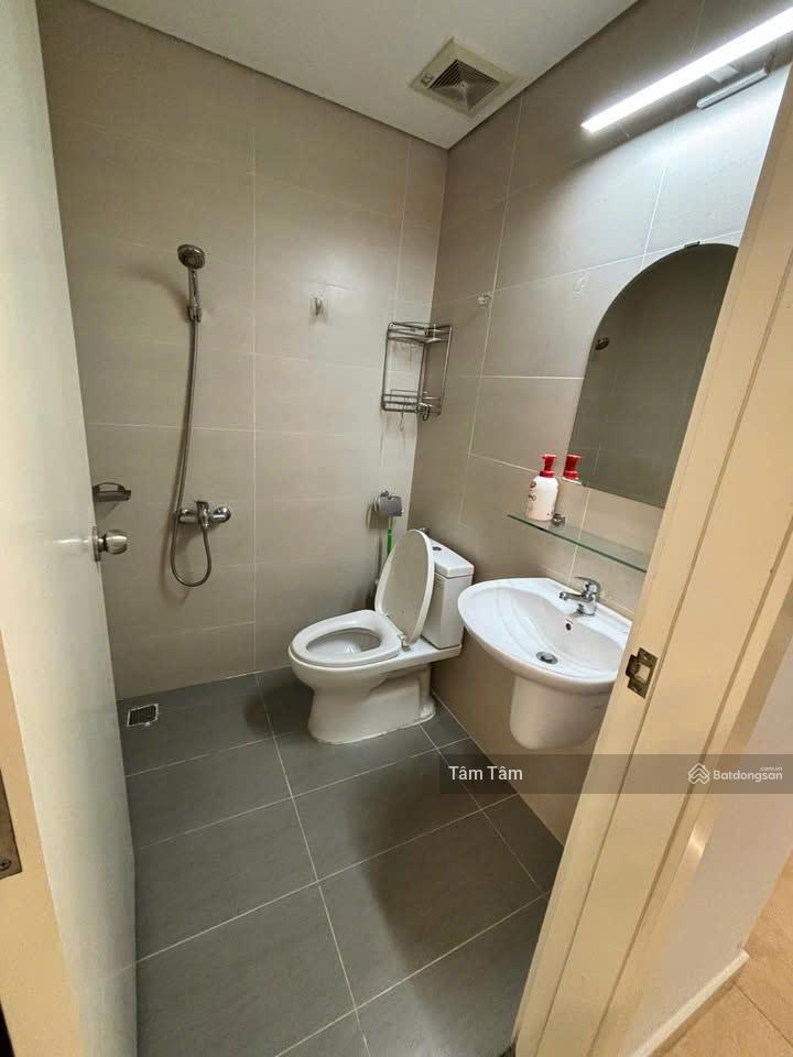 Cần bán gấp, giá cực mềm cc sacomreal, q. tân phú, dt 87m², 2pn 2wc, nội thất xịn, shr